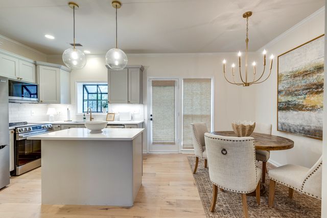 2018 Stokes Ln, Nashville, TN 37215