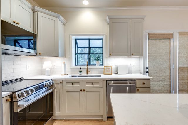 2018 Stokes Ln, Nashville, TN 37215