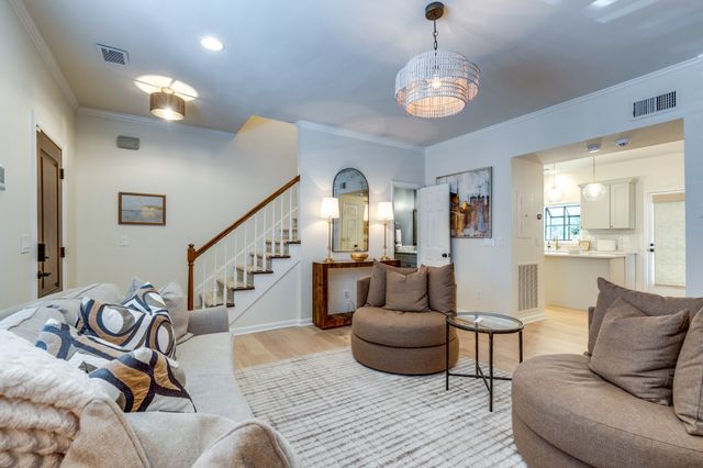 2018 Stokes Ln, Nashville, TN 37215