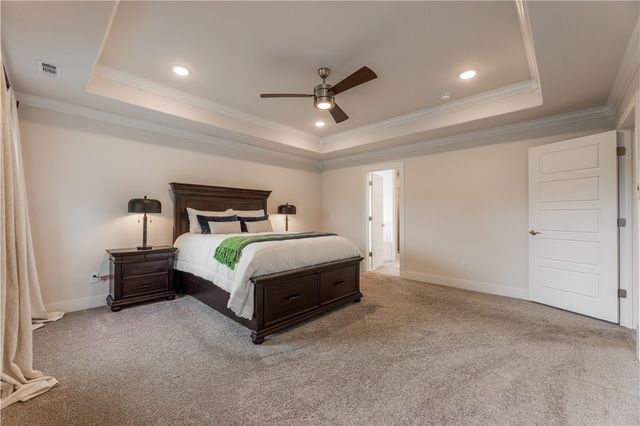 2304 Carl Street, Siloam Springs, AR 72761