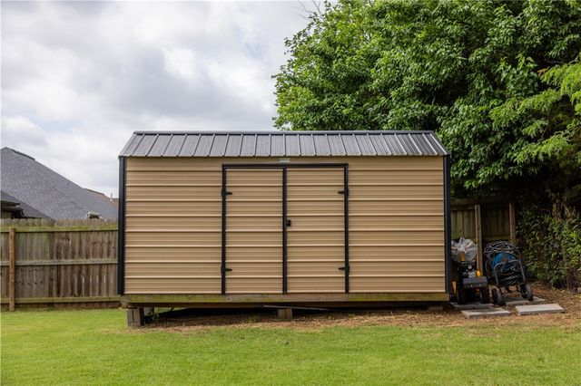 2304 Carl Street, Siloam Springs, AR 72761