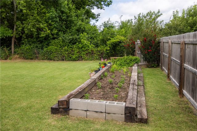 2304 Carl Street, Siloam Springs, AR 72761