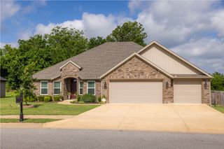 2304 Carl Street, Siloam Springs, AR 72761