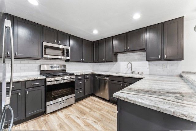 5401 Zelzah 114, Encino, CA 91316