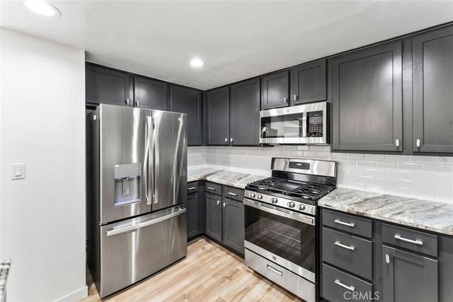 5401 Zelzah 114, Encino, CA 91316