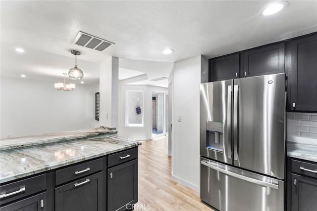 5401 Zelzah 114, Encino, CA 91316