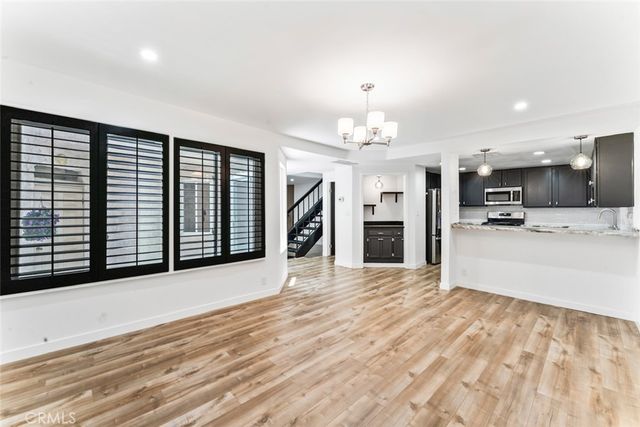 5401 Zelzah 114, Encino, CA 91316