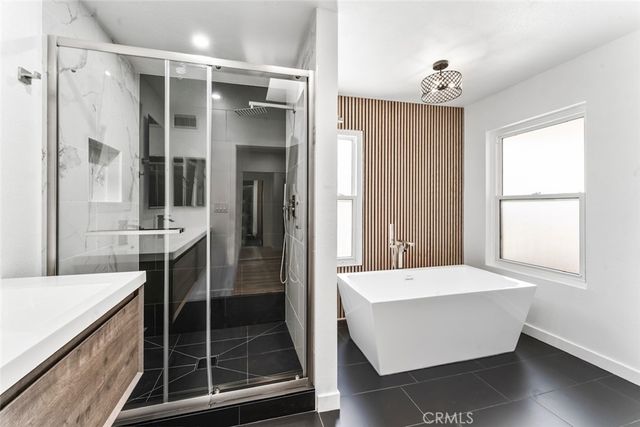 5401 Zelzah 114, Encino, CA 91316