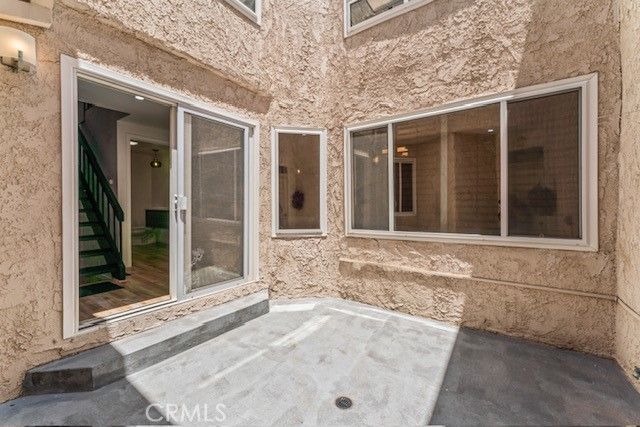 5401 Zelzah 114, Encino, CA 91316