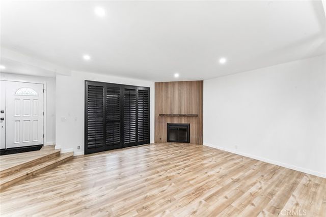 5401 Zelzah 114, Encino, CA 91316