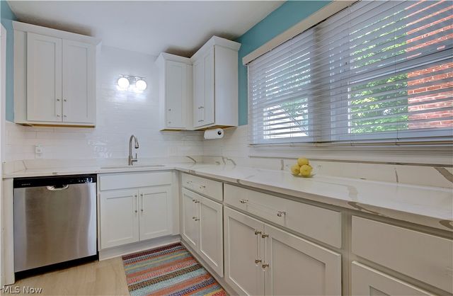 568 Darlington Drive, Bedford, OH 44146