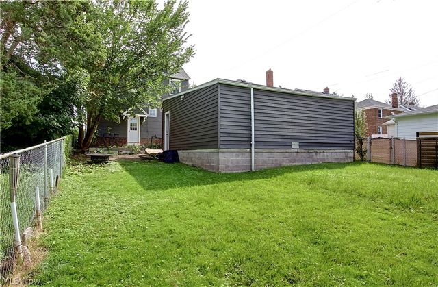 568 Darlington Drive, Bedford, OH 44146