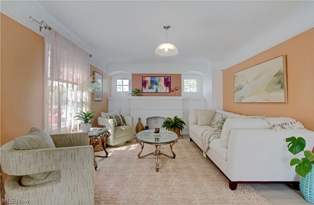 568 Darlington Drive, Bedford, OH 44146