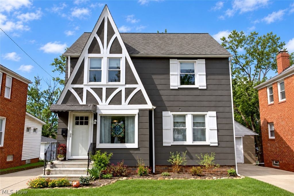 568 Darlington Drive, Bedford, OH 44146