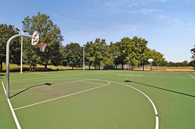 5440 3rd Avenue S, Minneapolis, MN 55419