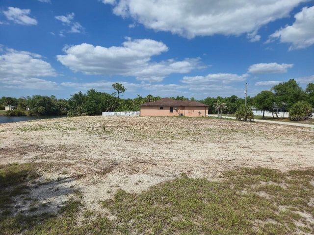 561 PEMBROKE DRIVE, Port Charlotte, FL 33954
