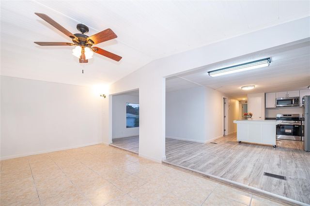 29 MAPLEHURST AVENUE, Debary, FL 32713