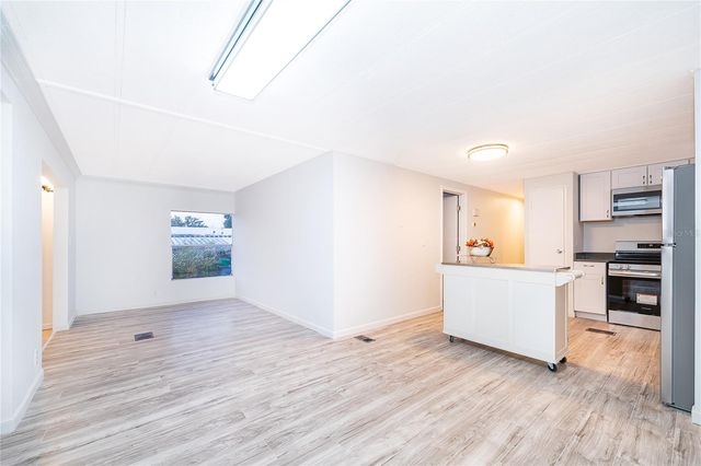 29 MAPLEHURST AVENUE, Debary, FL 32713