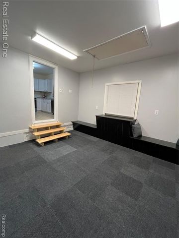 4928 Culver Street, Dearborn Heights, MI 48125