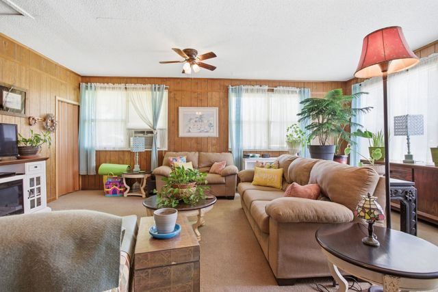 1057 S Ellington Pkwy, Lewisburg, TN 37091