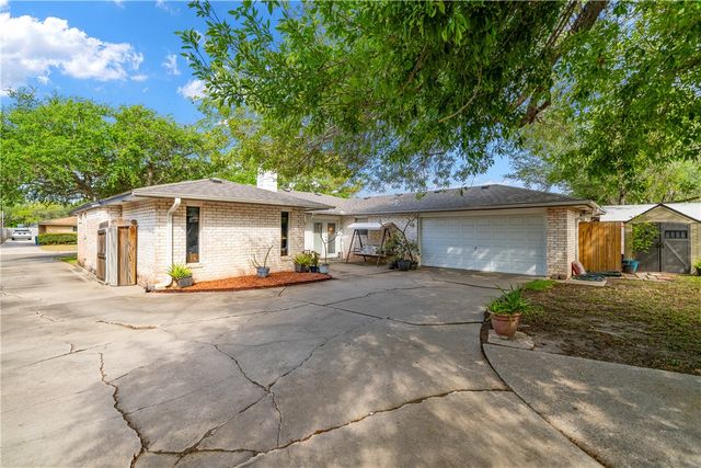 311 Seco Dr, Portland, TX 78374