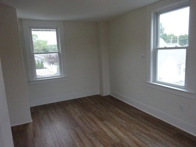34 Bayview St, Wareham, MA 02571