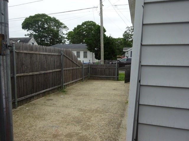 34 Bayview St, Wareham, MA 02571
