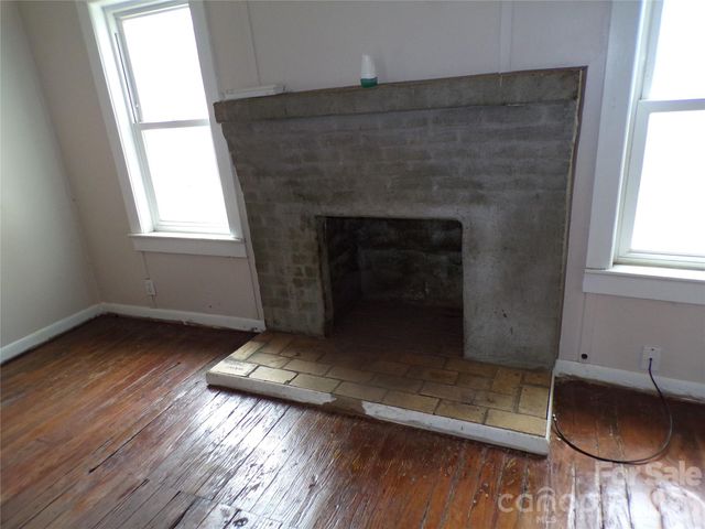 202 Honor Lane, Hendersonville, NC 28792