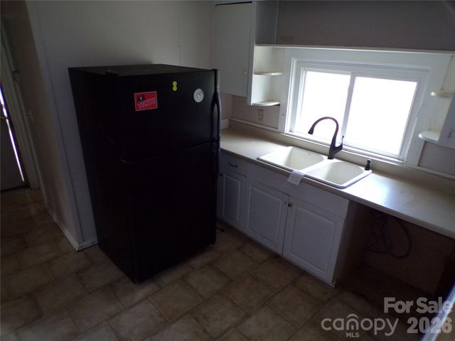 202 Honor Lane, Hendersonville, NC 28792