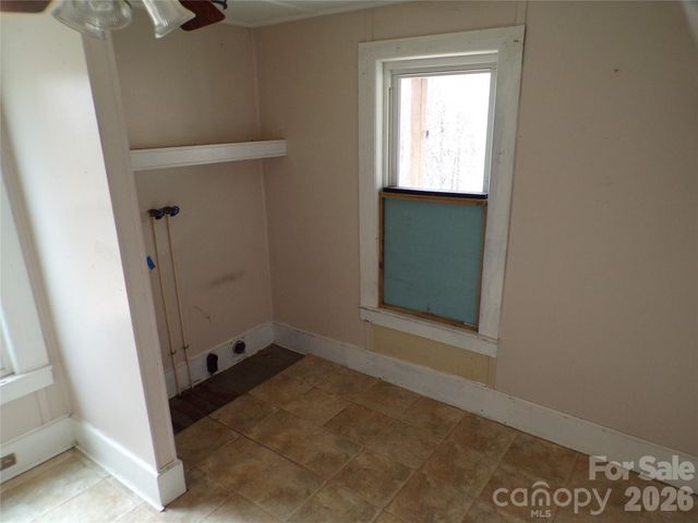 202 Honor Lane, Hendersonville, NC 28792