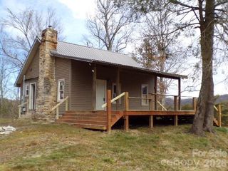 202 Honor Lane, Hendersonville, NC 28792