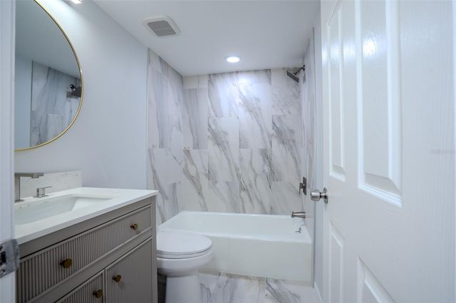5797 SUMMER SIDE LANE 7A, Sarasota, FL 34231