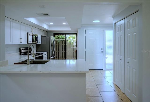 5797 SUMMER SIDE LANE 7A, Sarasota, FL 34231