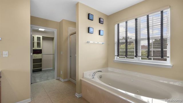 7164 Millrock Avenue, Shelby Twp, MI 48317
