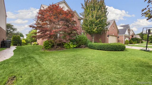 7164 Millrock Avenue, Shelby Twp, MI 48317