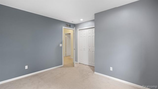 7164 Millrock Avenue, Shelby Twp, MI 48317