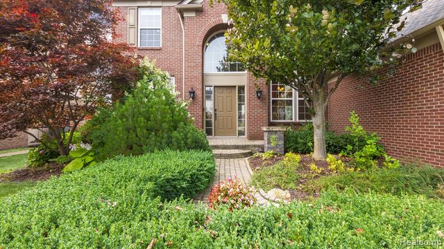 7164 Millrock Avenue, Shelby Twp, MI 48317