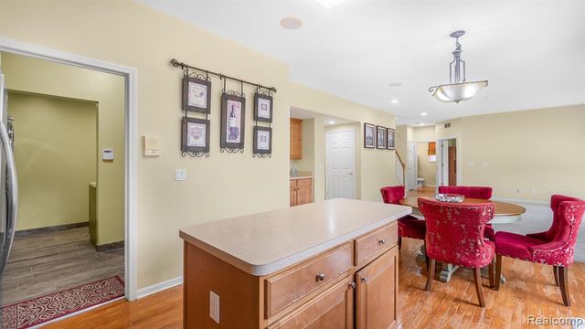 7164 Millrock Avenue, Shelby Twp, MI 48317