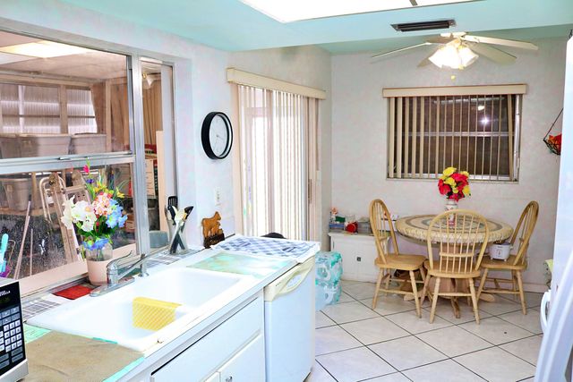 5715 NW 84th Terrace, Tamarac, FL 33321