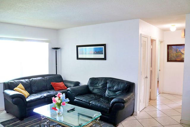 5715 NW 84th Terrace, Tamarac, FL 33321
