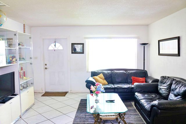 5715 NW 84th Terrace, Tamarac, FL 33321