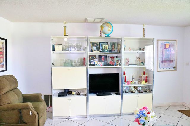 5715 NW 84th Terrace, Tamarac, FL 33321