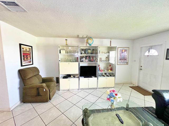5715 NW 84th Terrace, Tamarac, FL 33321