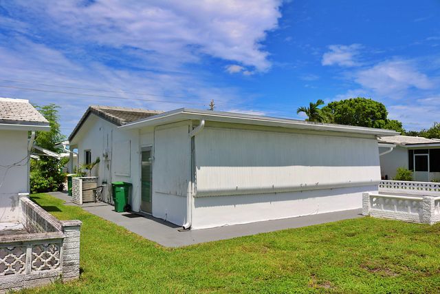 5715 NW 84th Terrace, Tamarac, FL 33321
