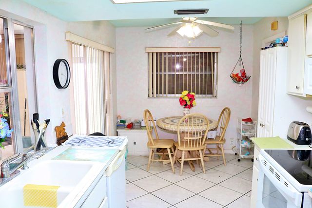 5715 NW 84th Terrace, Tamarac, FL 33321