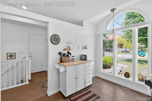 6095 Foxwood Court, Saginaw, MI 48638