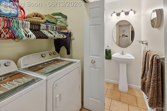 6095 Foxwood Court, Saginaw, MI 48638