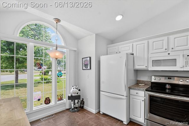 6095 Foxwood Court, Saginaw, MI 48638