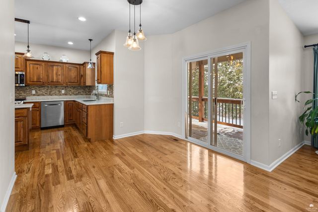 1044 Highland Ridge Drive, Manhattan, KS 66503