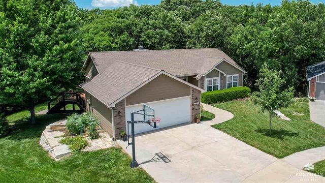 1044 Highland Ridge Drive, Manhattan, KS 66503